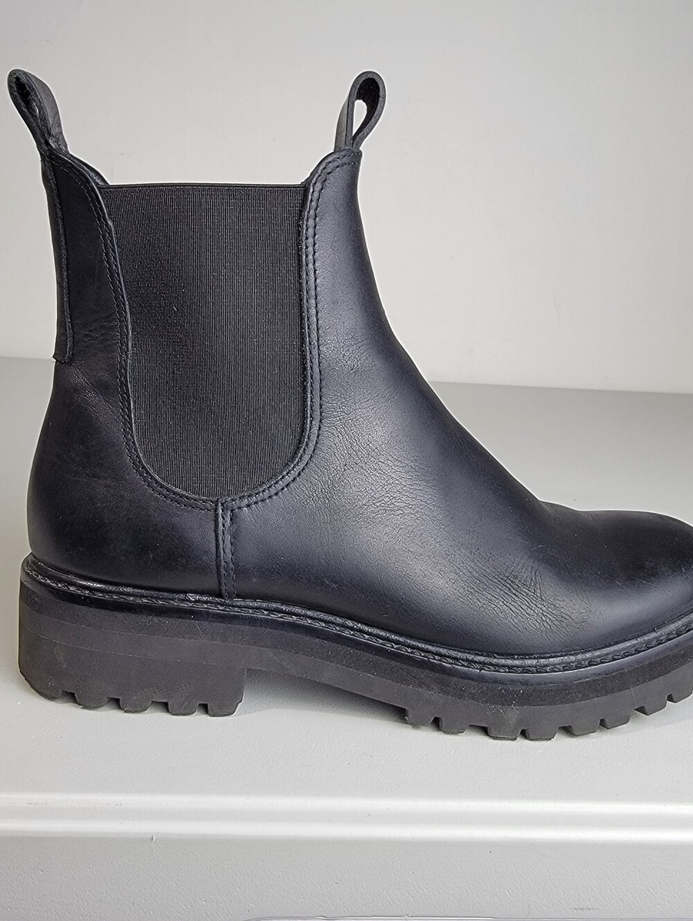 Everlane "The Lug" Sole Chelsea Boots Size 8 Black Leather Ankle Booties 90s Y2K - Picture 9 of 16